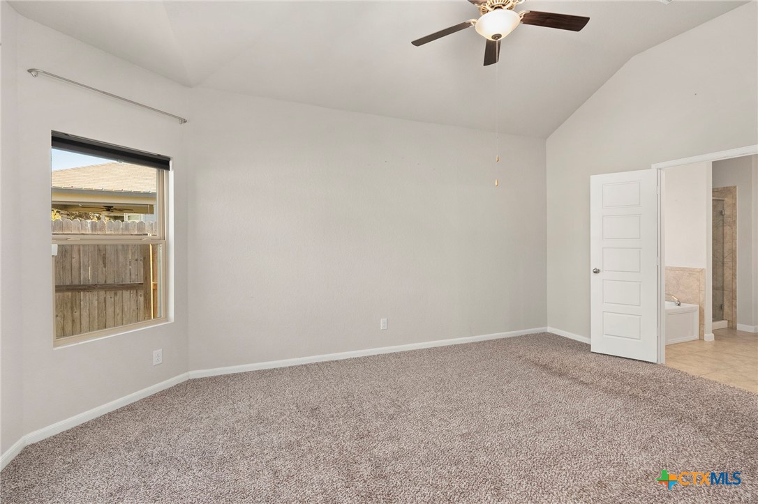 1120 Amber Lake