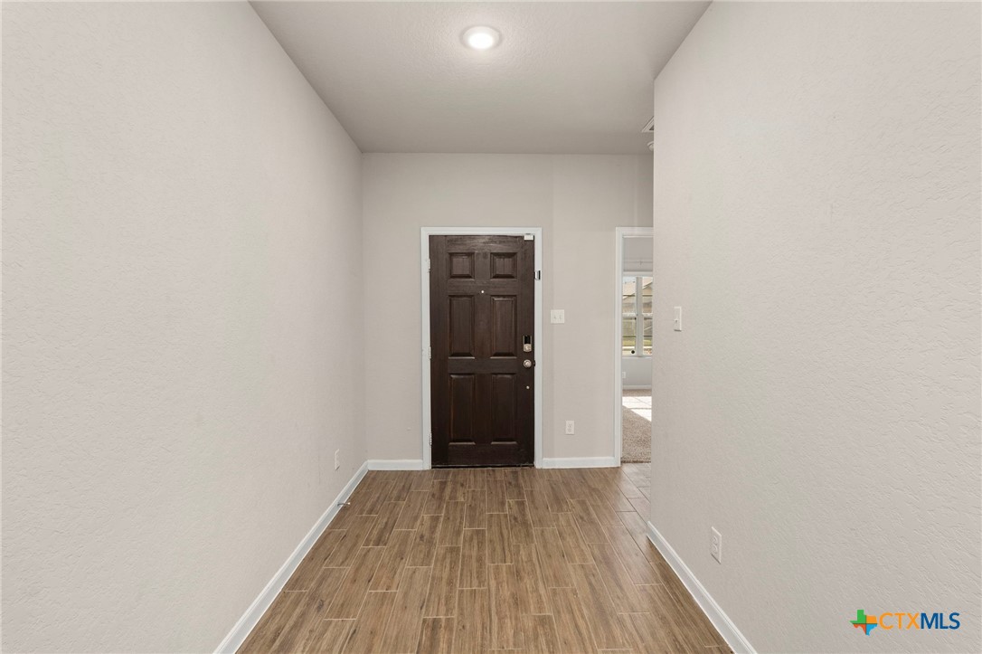 1120 Amber Lake