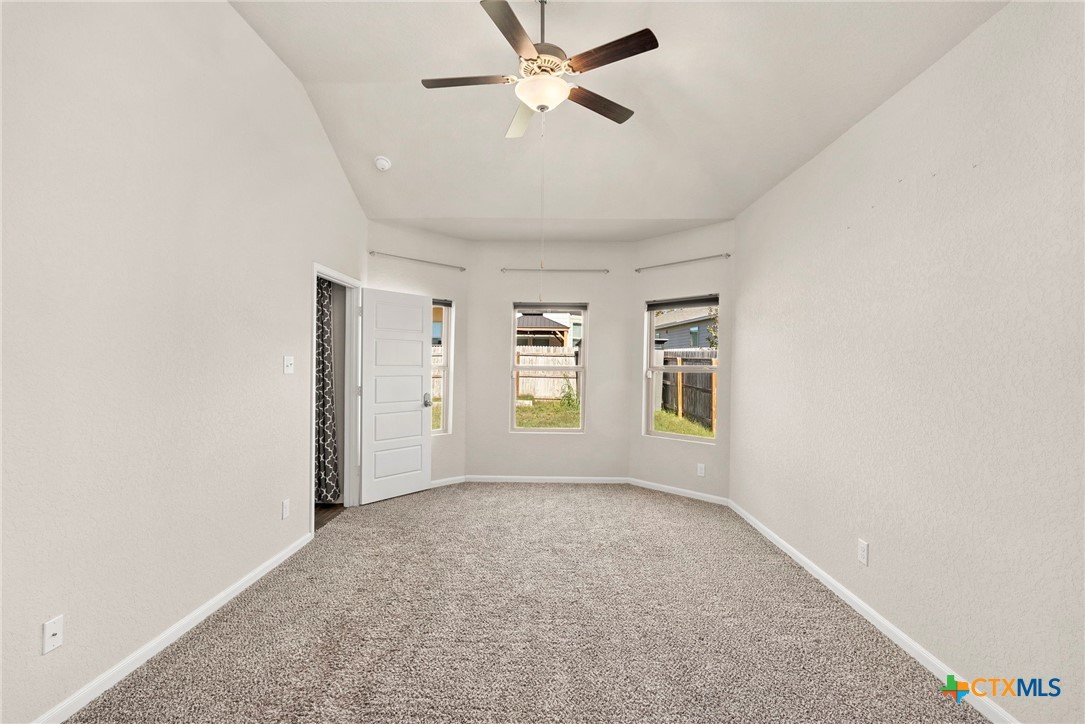 1120 Amber Lake