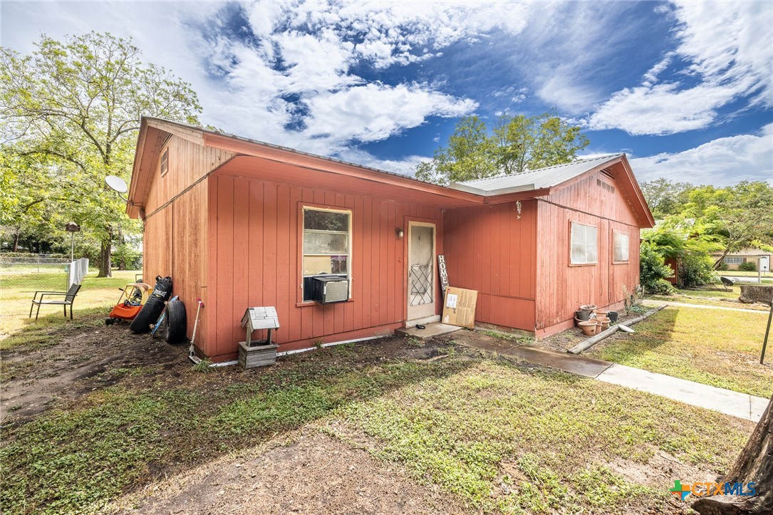 1017 Saint Vincent Street
