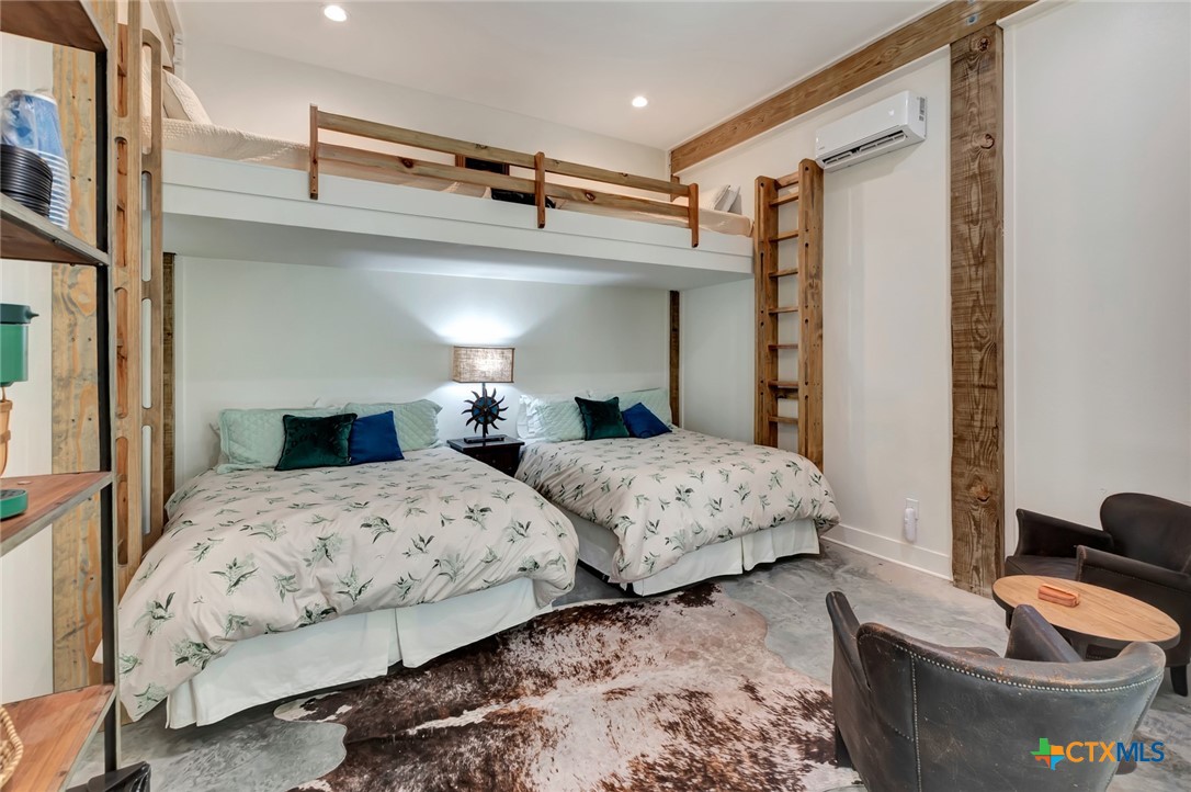 902 N Washington Street