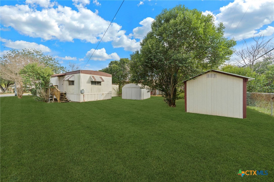 1506 Honeysuckle Lane