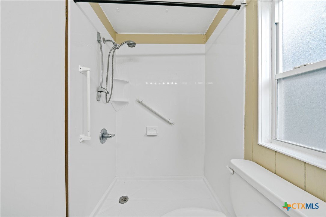 1506 Honeysuckle Lane