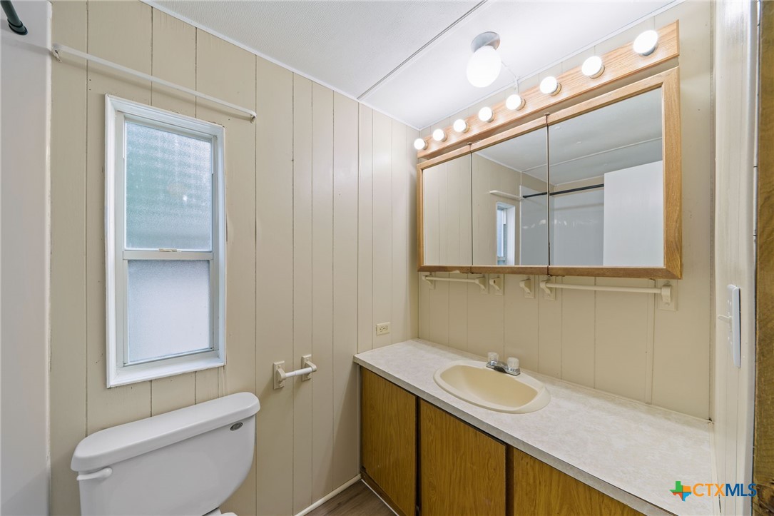 1506 Honeysuckle Lane