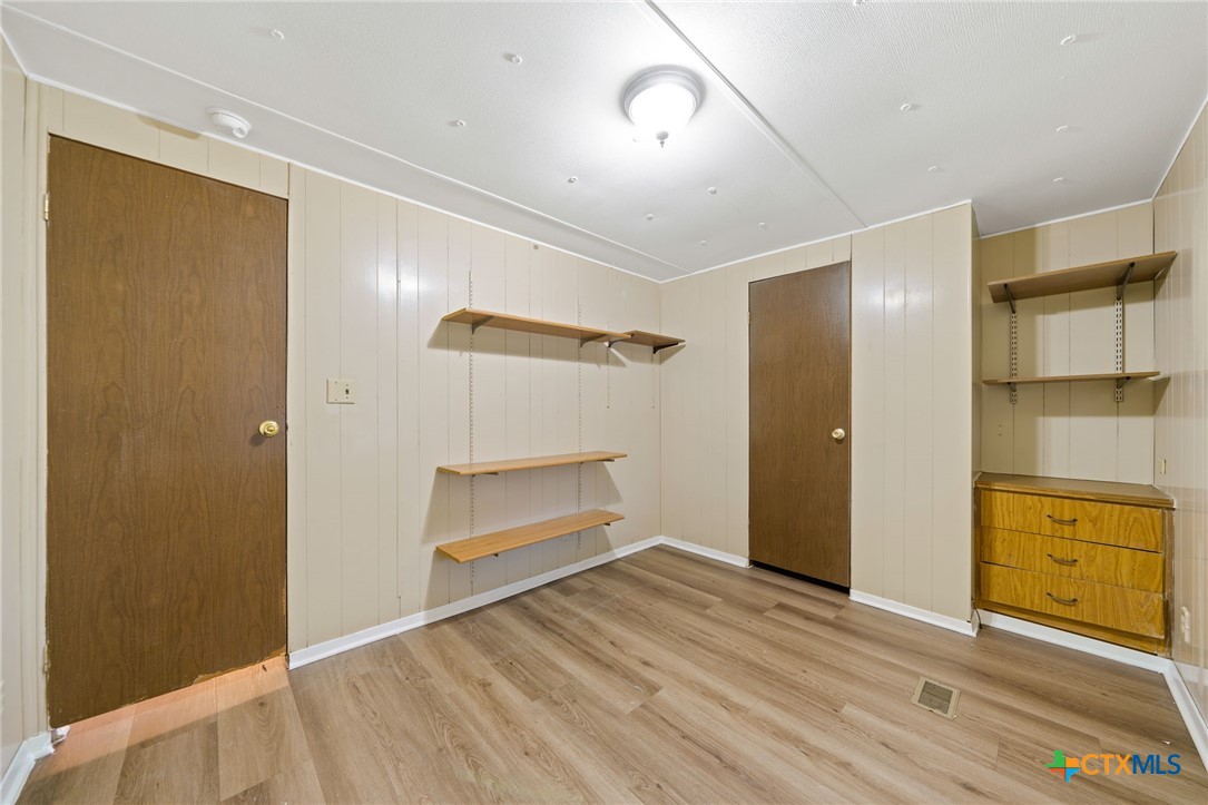 1506 Honeysuckle Lane