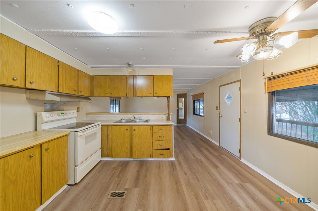 1506 Honeysuckle Lane