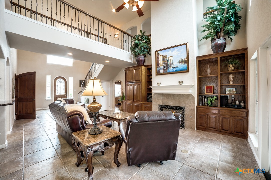 2827 Meadow Breeze