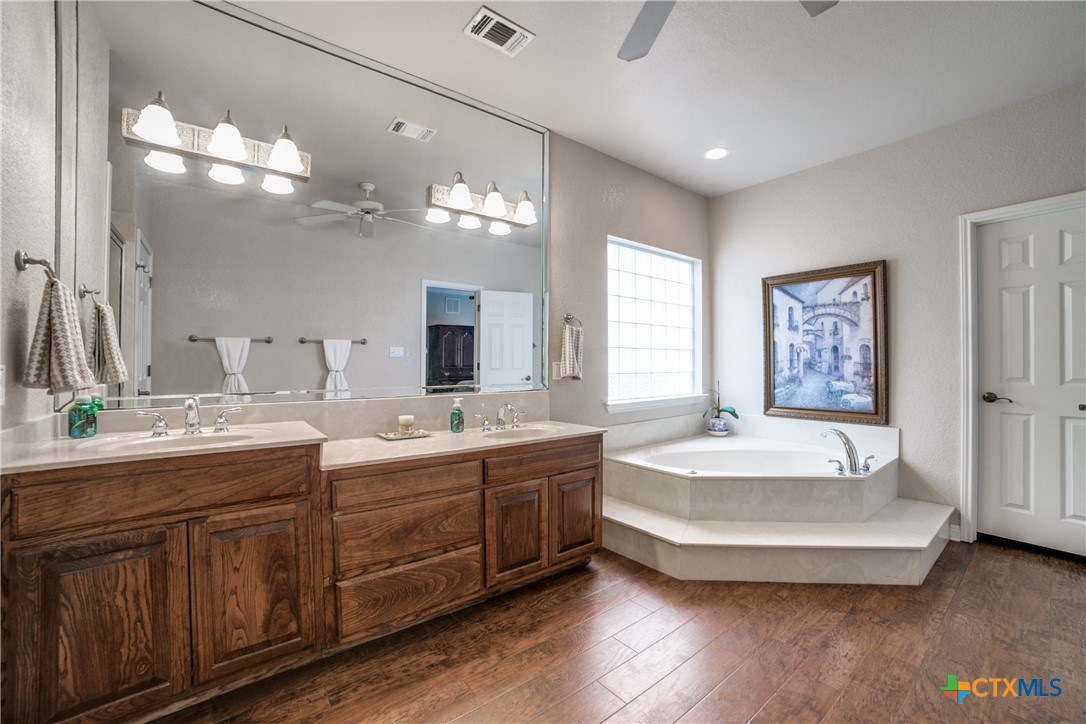 2827 Meadow Breeze