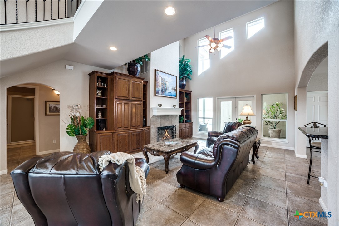 2827 Meadow Breeze