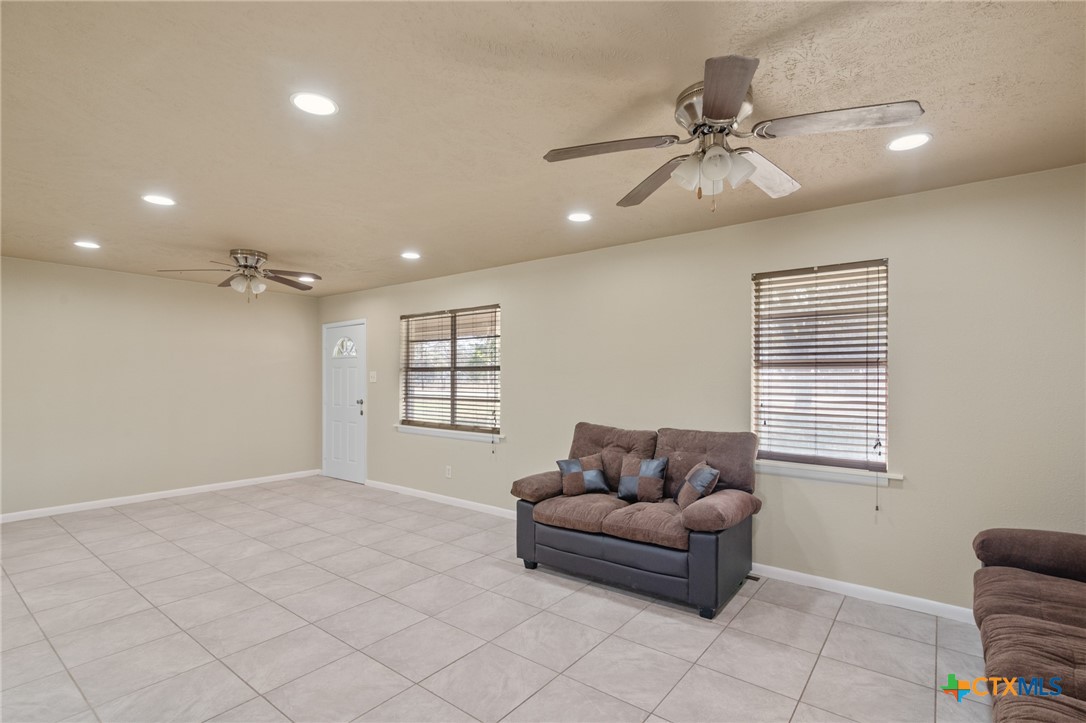 3854 Old Goliad Road