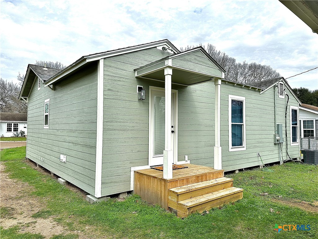 2307 E Brazos Street