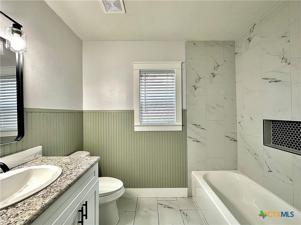 2307 E Brazos Street