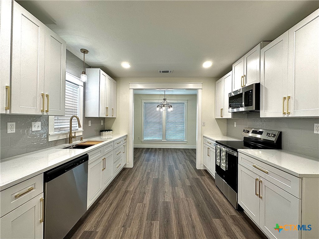 2307 E Brazos Street