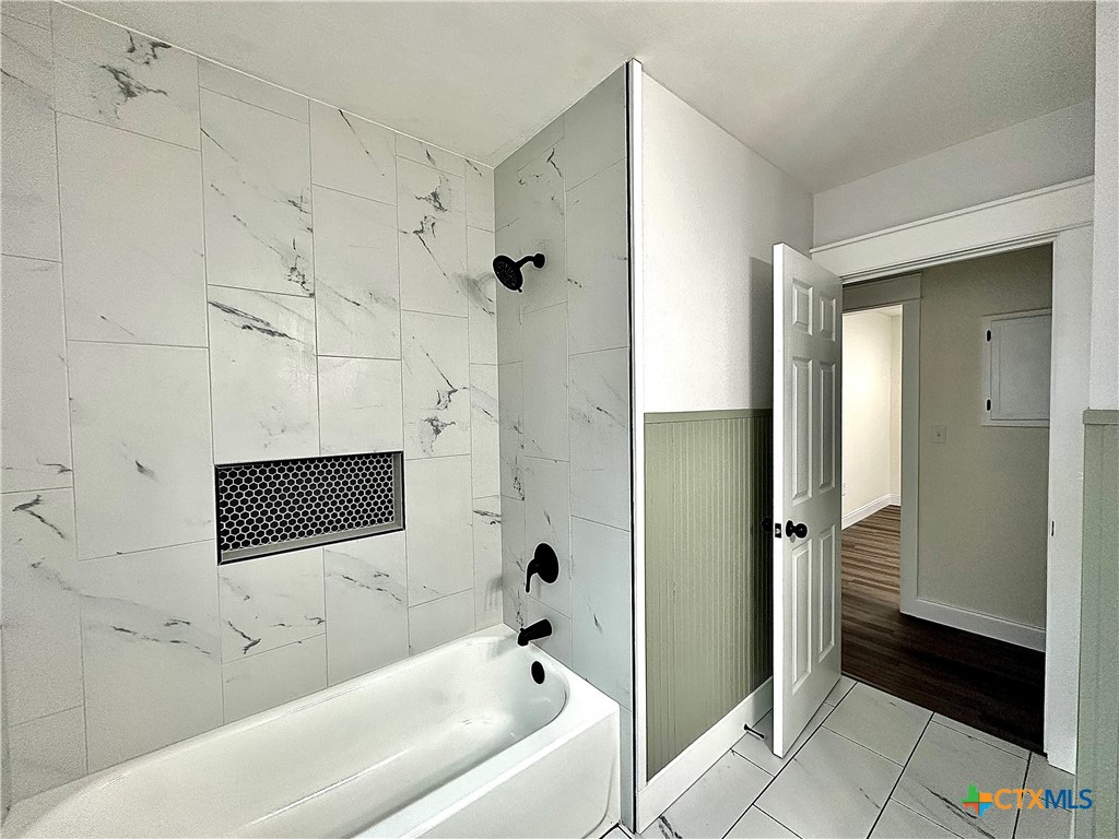 2307 E Brazos Street