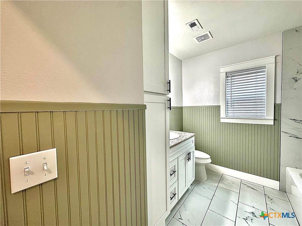 2307 E Brazos Street