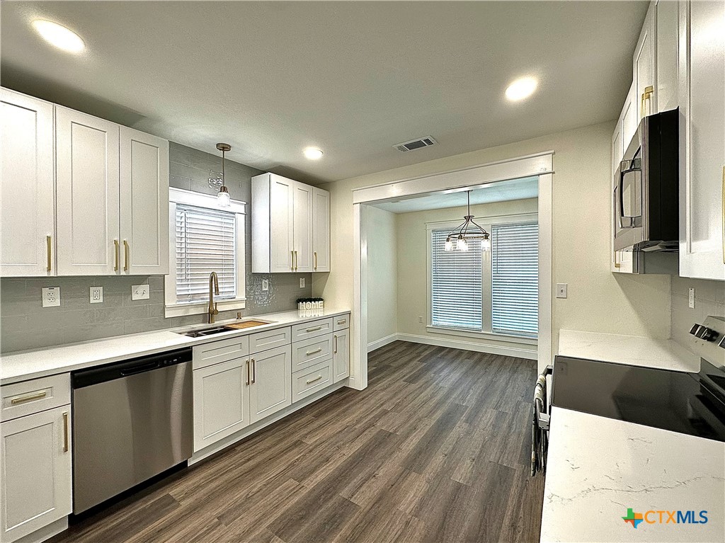 2307 E Brazos Street