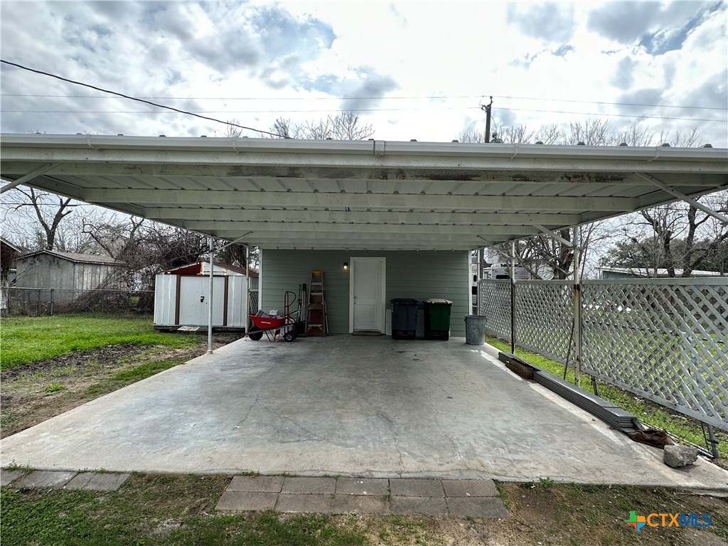 2307 E Brazos Street