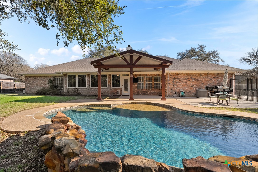 725 Willow Ridge Drive