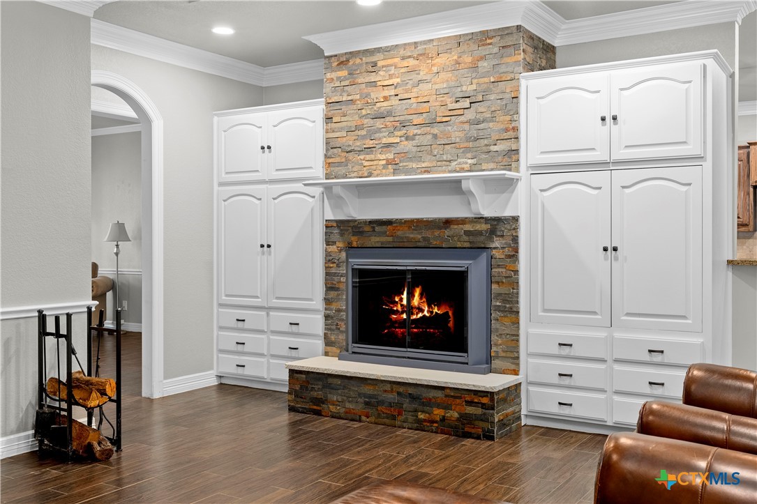 725 Willow Ridge Drive