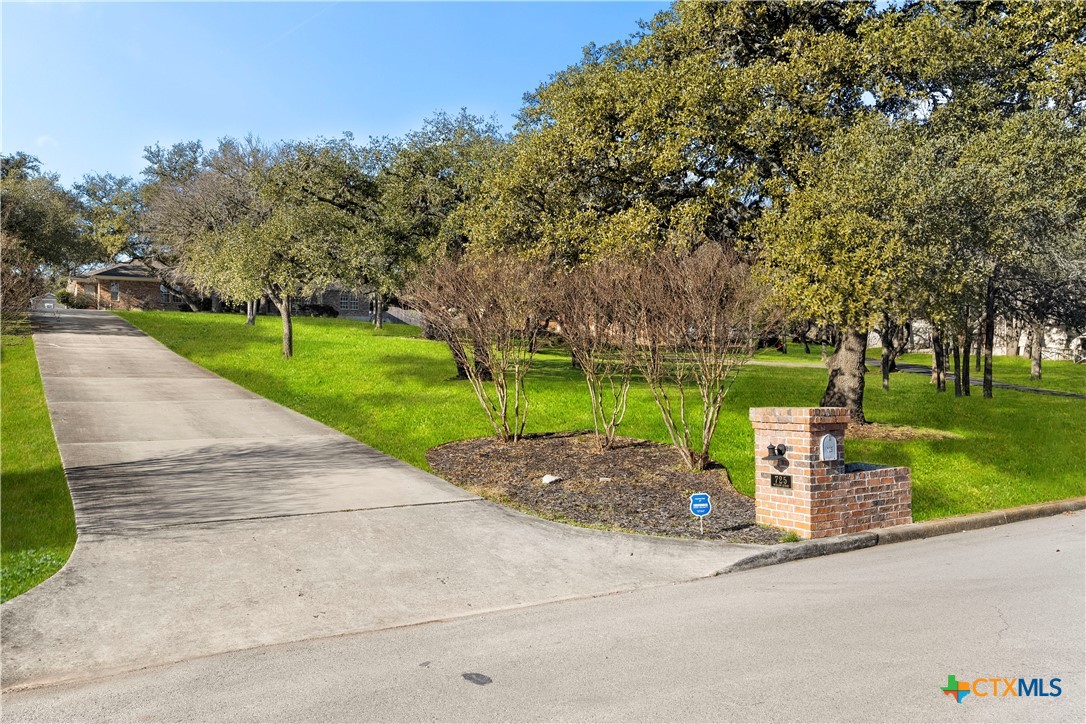 725 Willow Ridge Drive