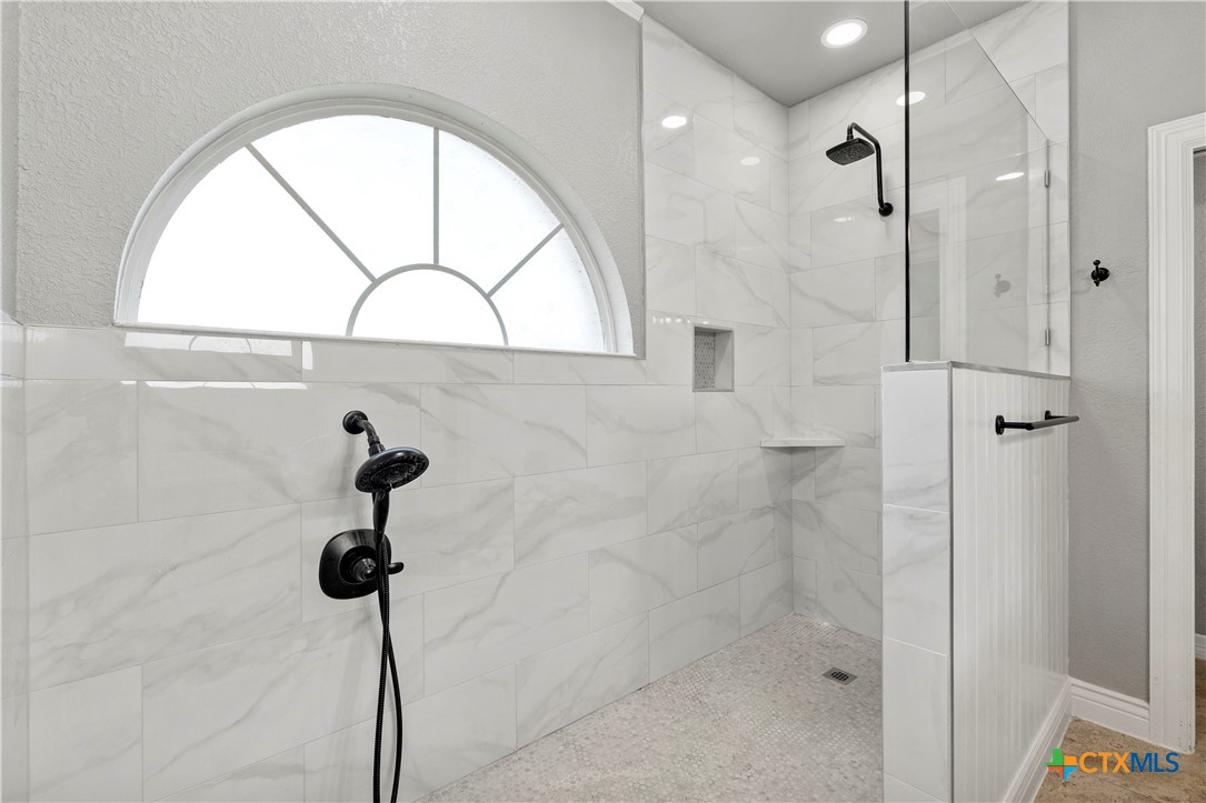 725 Willow Ridge Drive