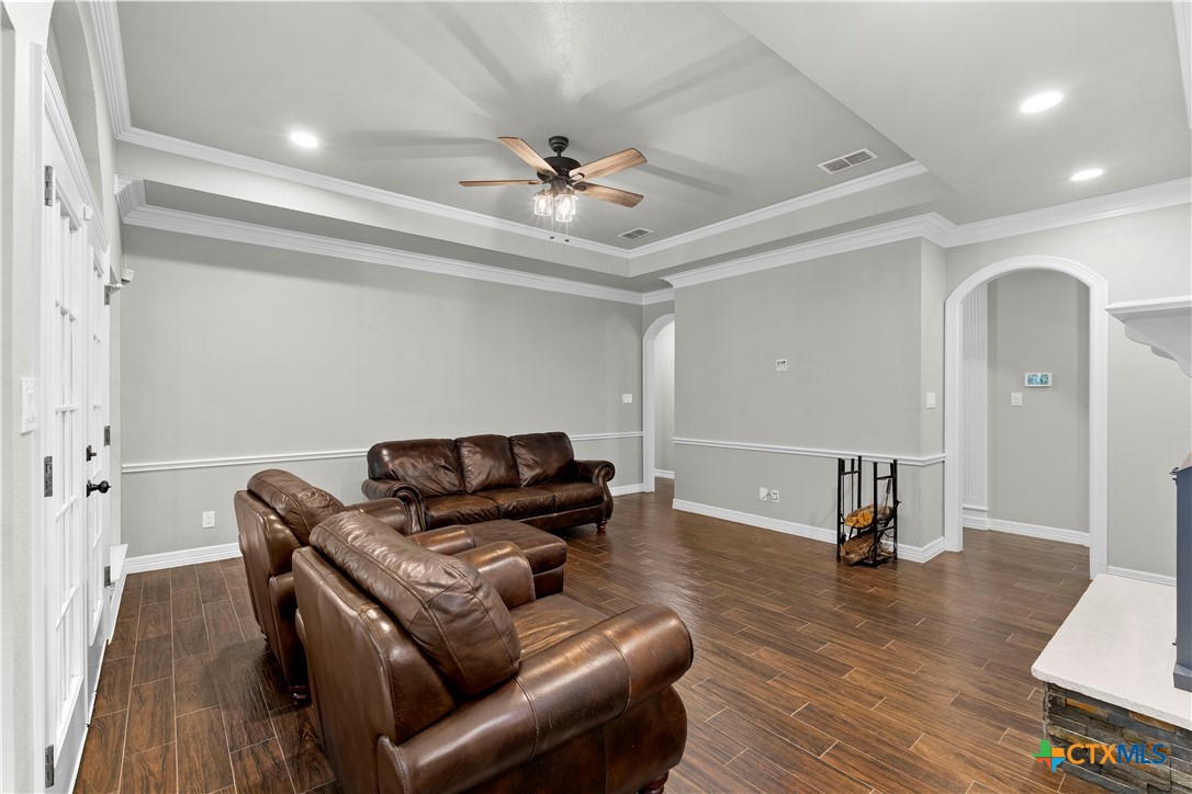 725 Willow Ridge Drive