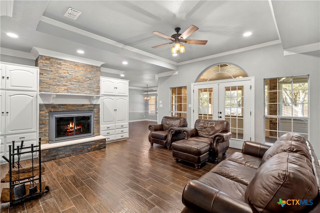 725 Willow Ridge Drive