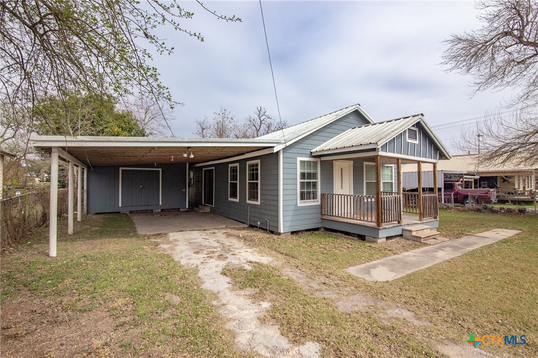 409 E Empresario Street