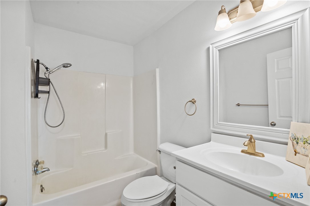 409 E Empresario Street