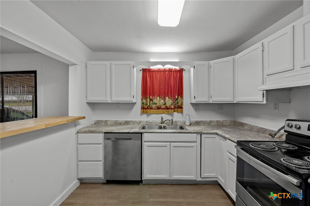 409 E Empresario Street