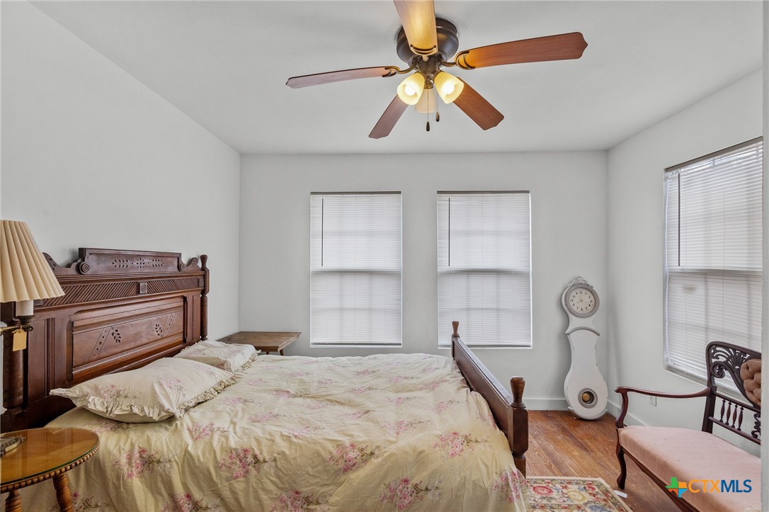 409 E Empresario Street