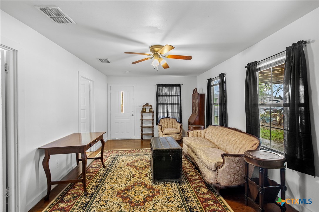 409 E Empresario Street