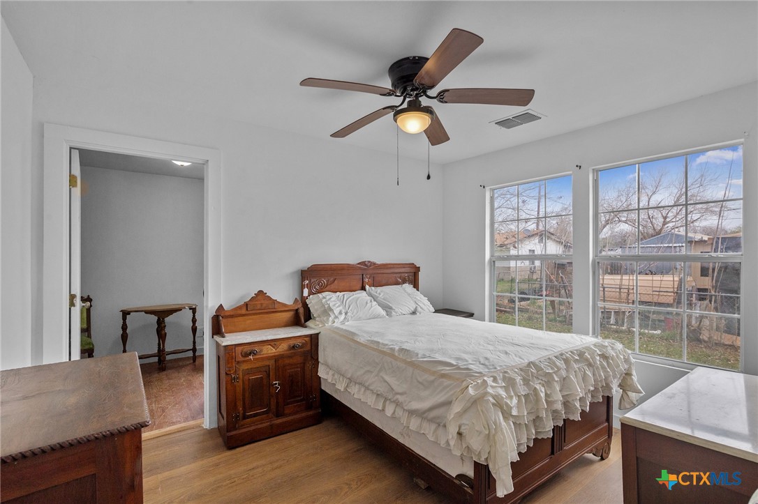 409 E Empresario Street