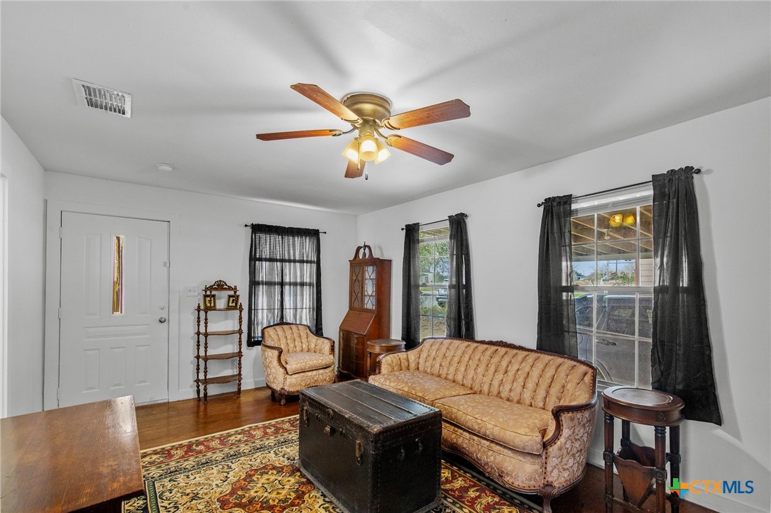 409 E Empresario Street