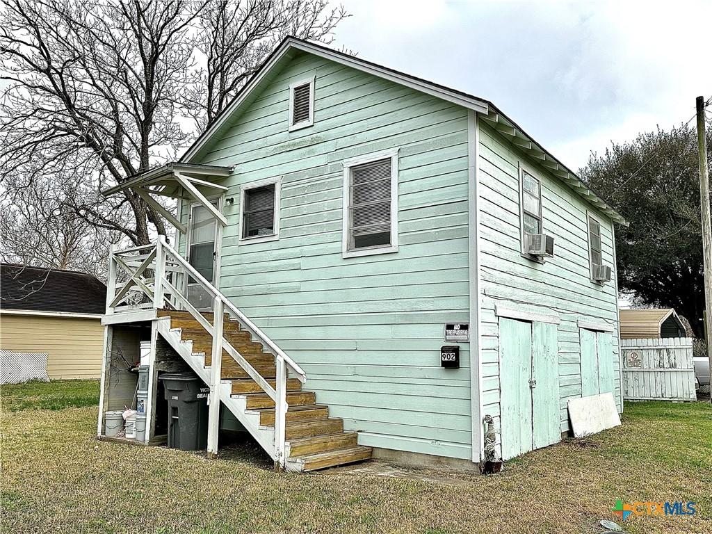 1201 Ash Street