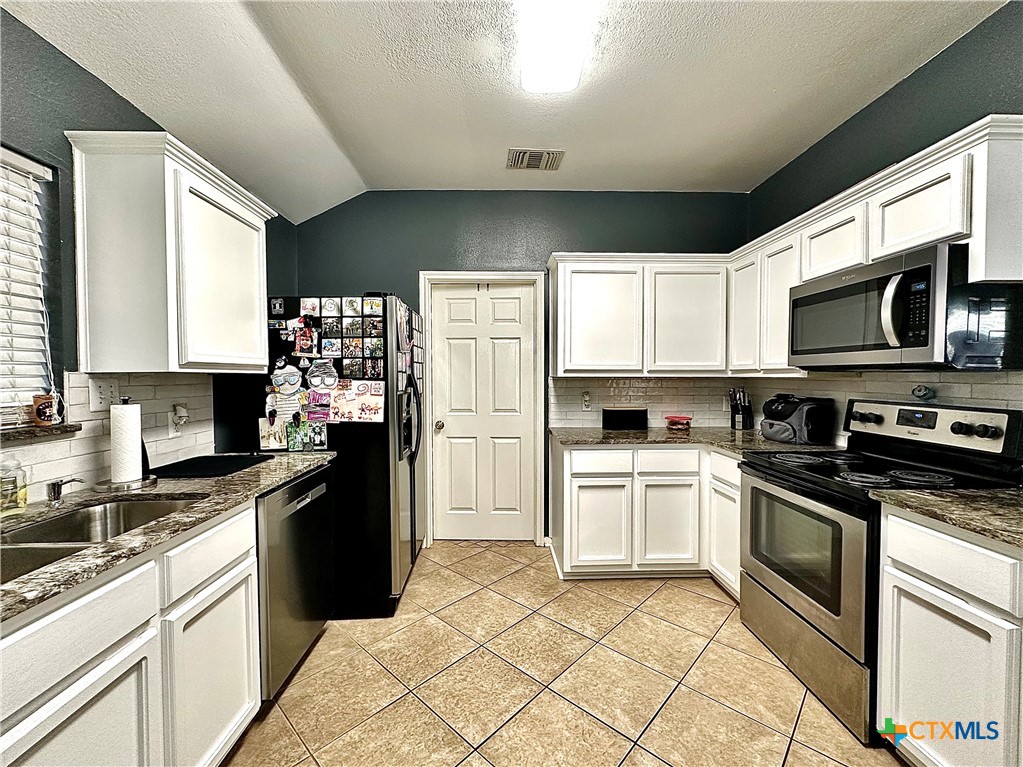 106 Palomino Lane