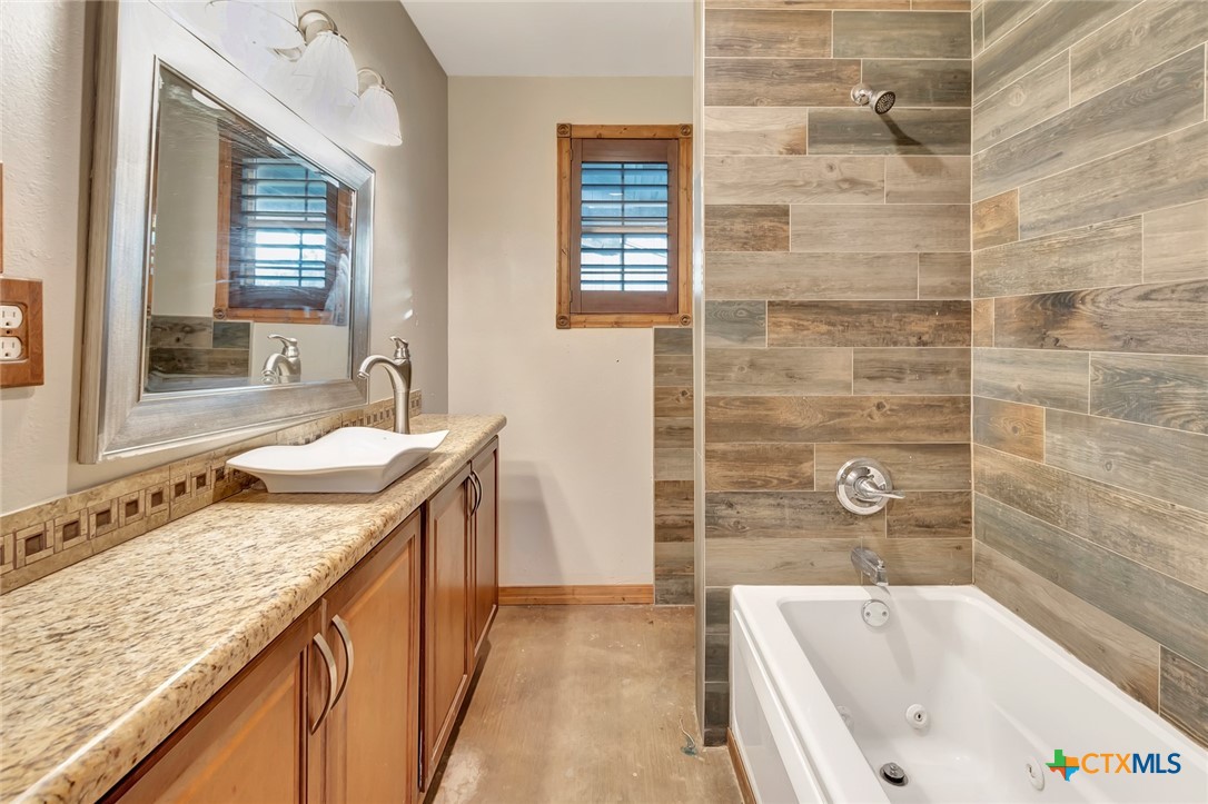 52 N Old Bloomington Road