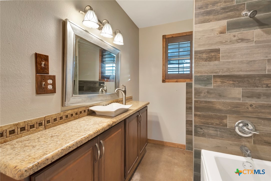 52 N Old Bloomington Road