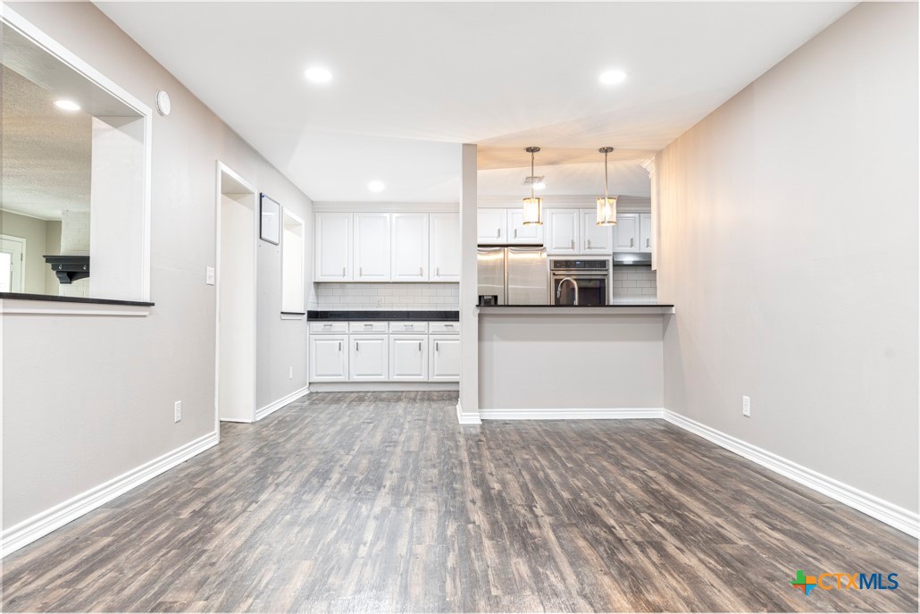 2403 E Locust Avenue