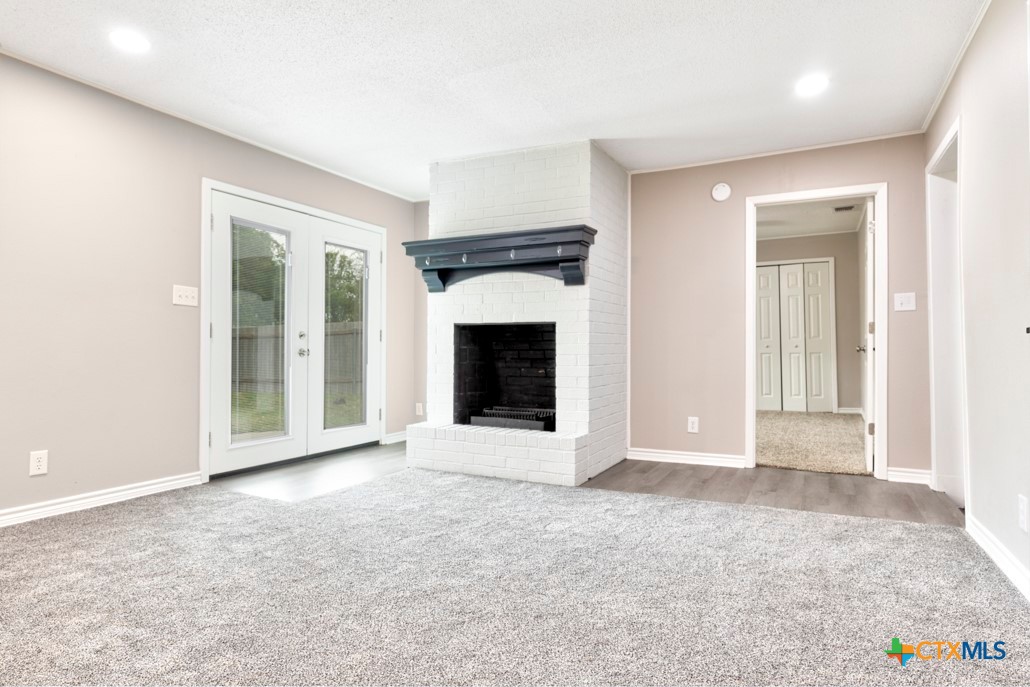 2403 E Locust Avenue