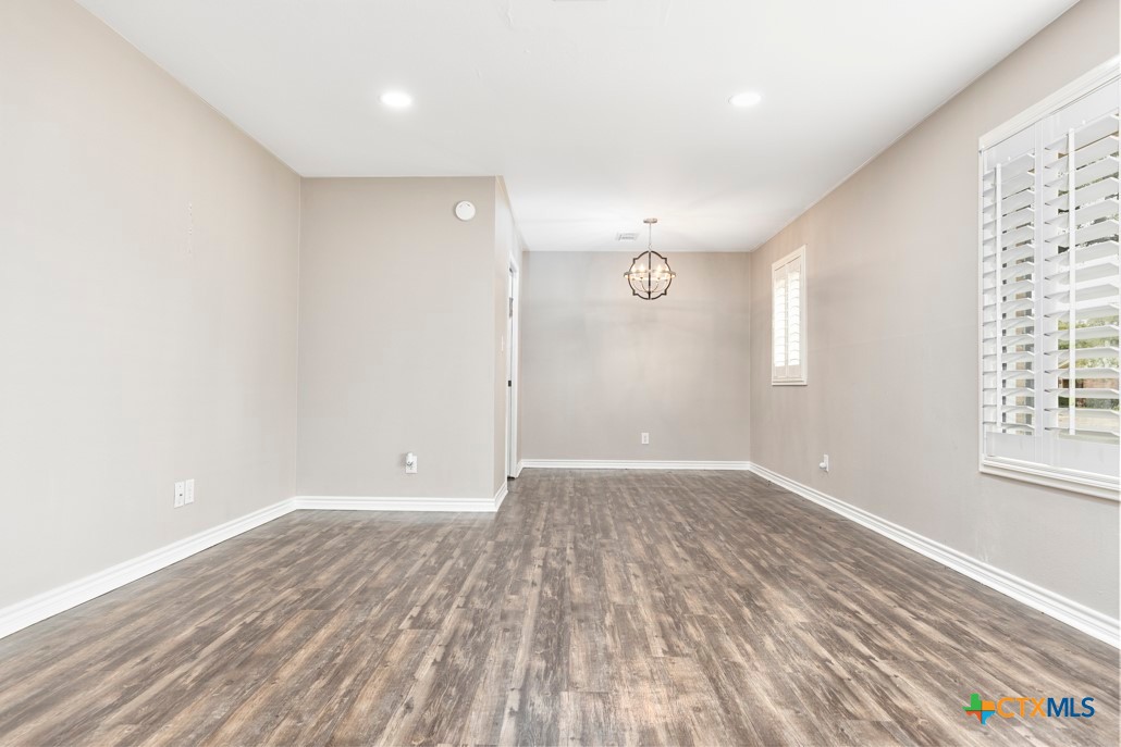 2403 E Locust Avenue