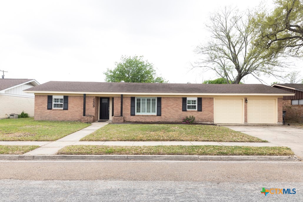 2403 E Locust Avenue