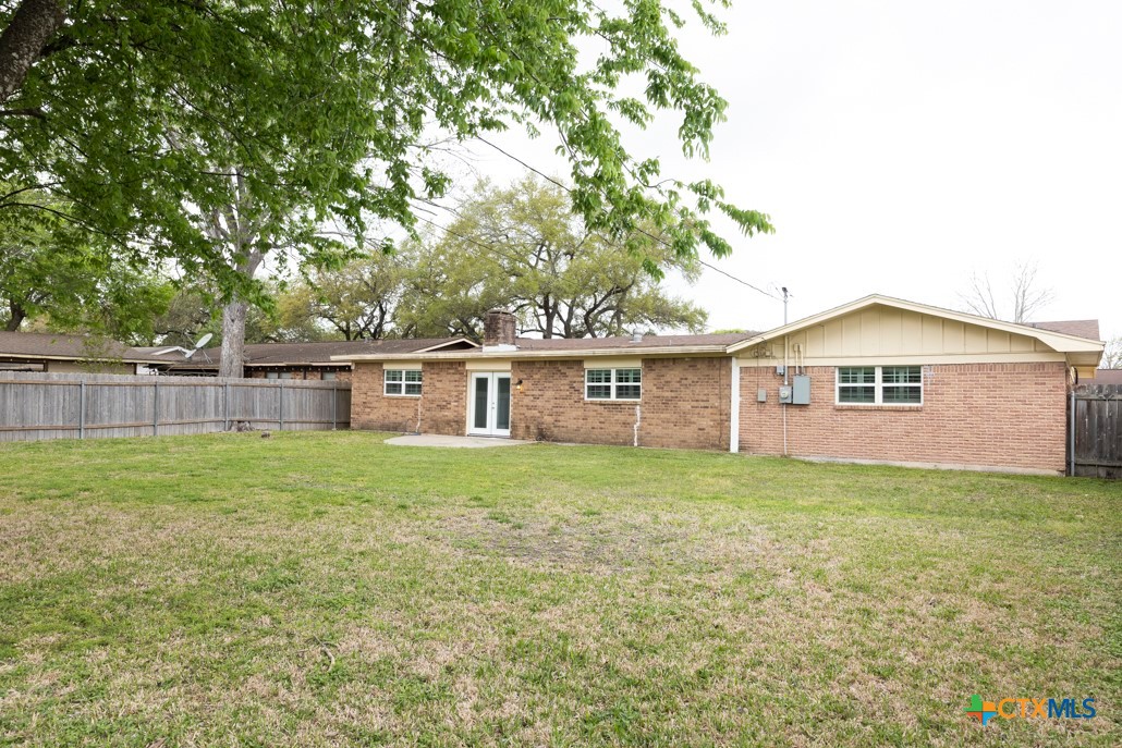 2403 E Locust Avenue