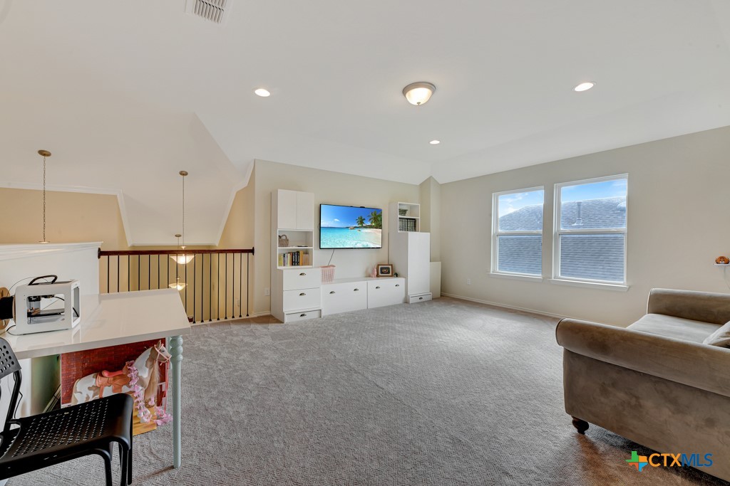 2730 Ridge Heights