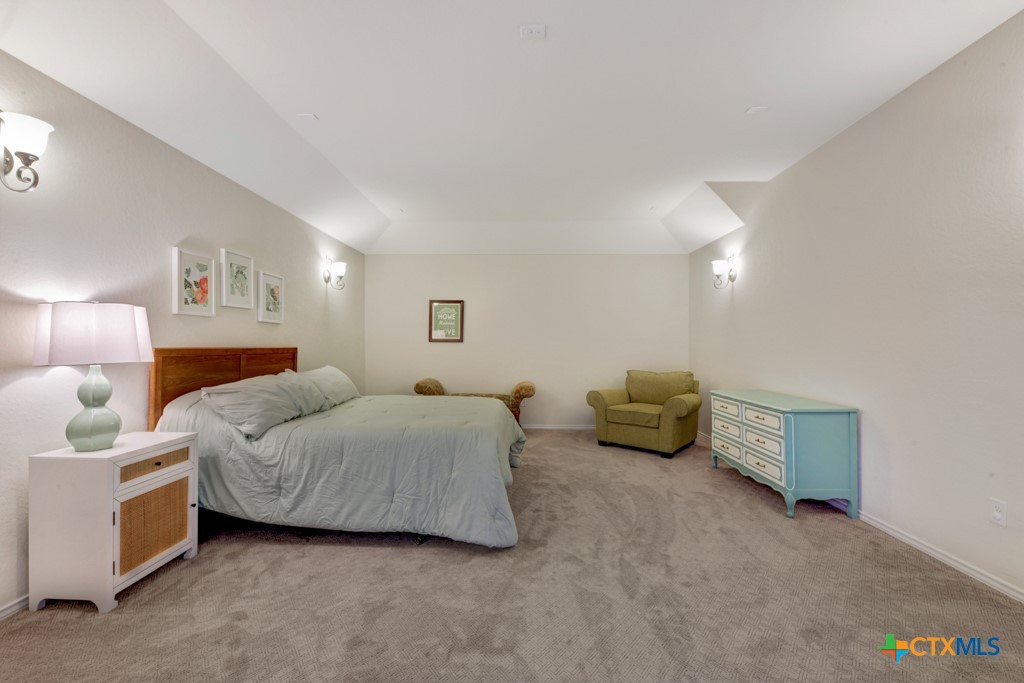 2730 Ridge Heights