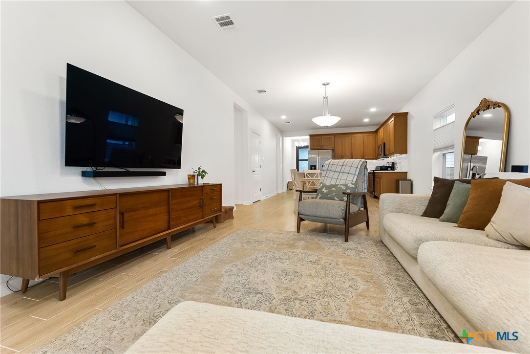 432 Lacey Oak Loop