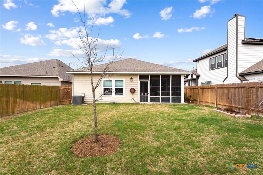 432 Lacey Oak Loop