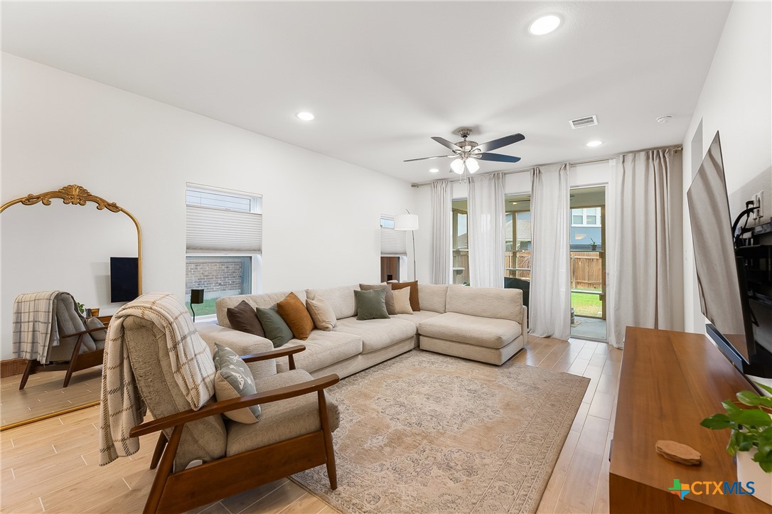 432 Lacey Oak Loop