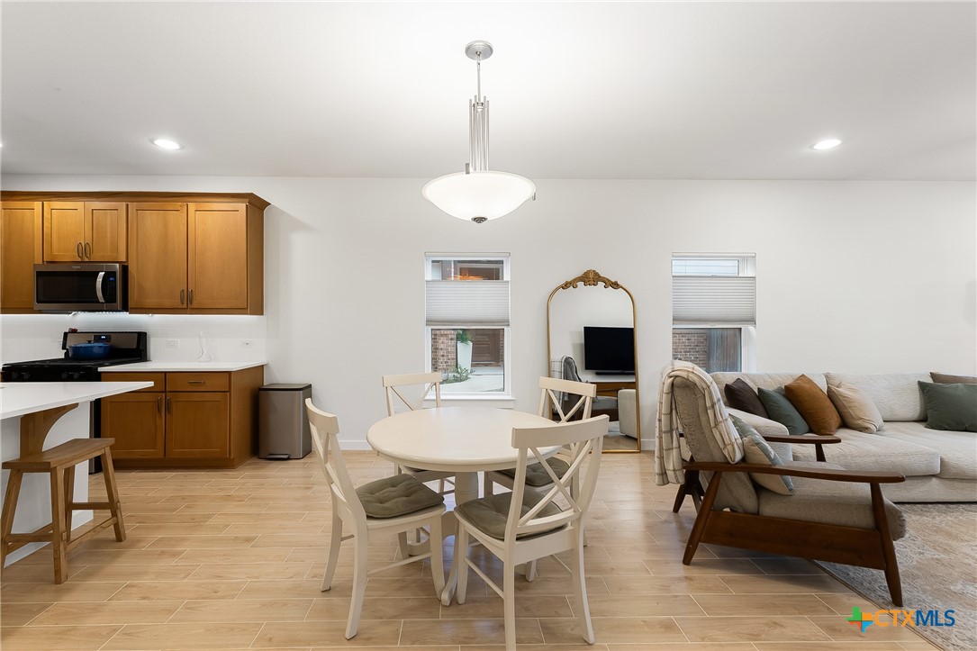 432 Lacey Oak Loop