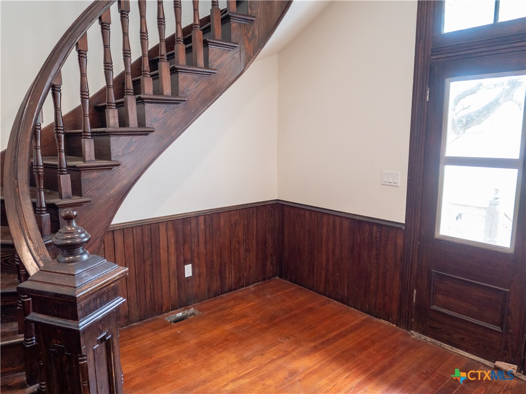 204 W Reuss Boulevard